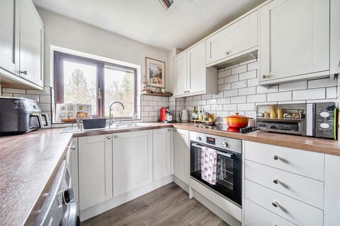 1 bedroom flat for sale, Manor Green, Surrey GU8