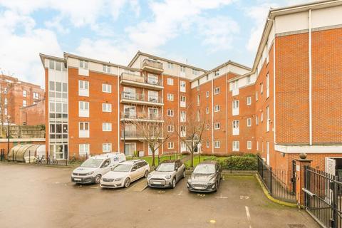 Blytheswood Place, London SW16