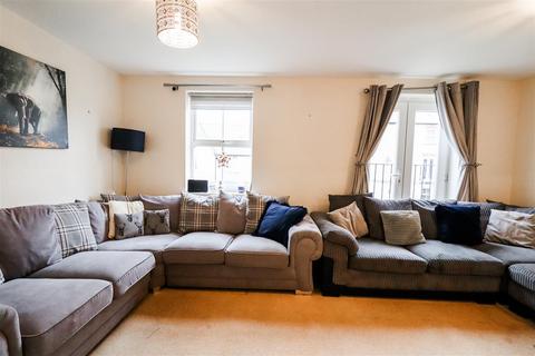 4 bedroom end of terrace house for sale, Elmhurst Way, Carterton OX18