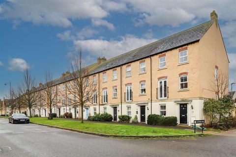 4 bedroom end of terrace house for sale, Elmhurst Way, Carterton OX18