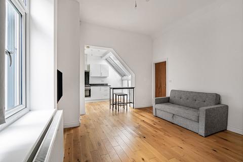 1 bedroom apartment for sale, Guildford Street, Surrey KT16