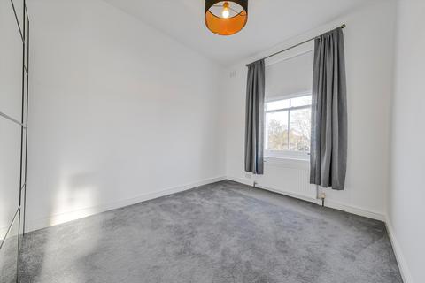 3 bedroom flat to rent, Queens Crescent, Chalk Farm, London, NW5