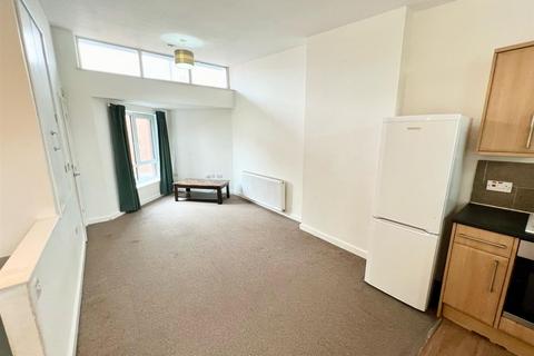 2 bedroom townhouse to rent, Woods Lane, Derby DE22