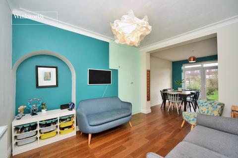 4 bedroom end of terrace house for sale, Elmstead Gardens, Worcester Park, Surrey, KT4