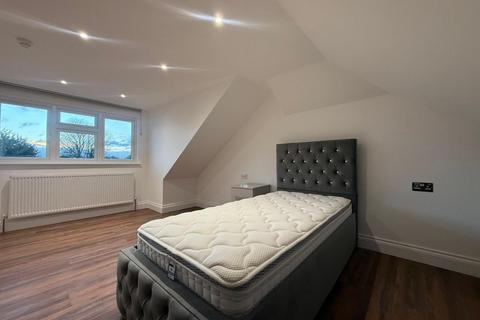 3 bedroom flat to rent, Alders Road, Greater London HA8