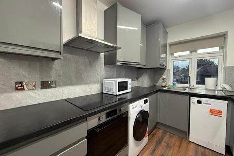 3 bedroom flat to rent, Alders Road, Greater London HA8