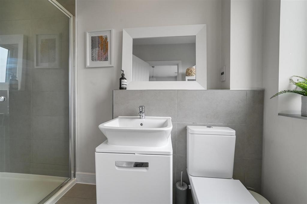 En suite to bedroom one