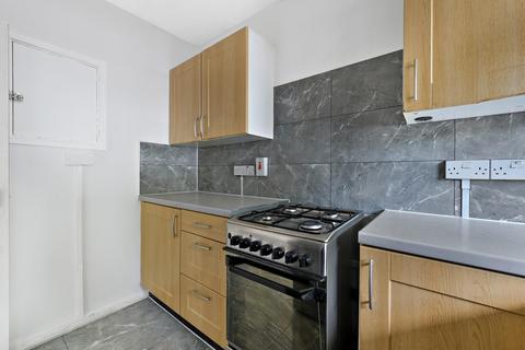 Studio to rent, Dockland Street, London, E16