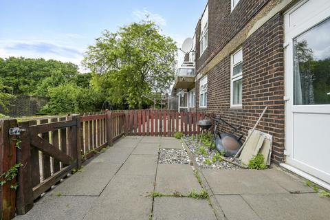Studio to rent, Dockland Street, London, E16