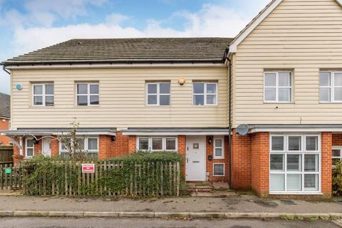 3 bedroom terraced house for sale, Langtree Avenue, Cippenham Green, Slough, SL1