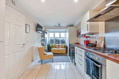 Langtree Avenue, Cippenham Green, Slough, SL1