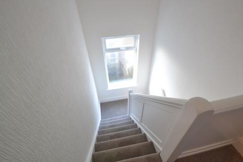 undefined, En Suite Room 6 241B Beechwood Road, Luton, Bedfordshire, LU4 9RA