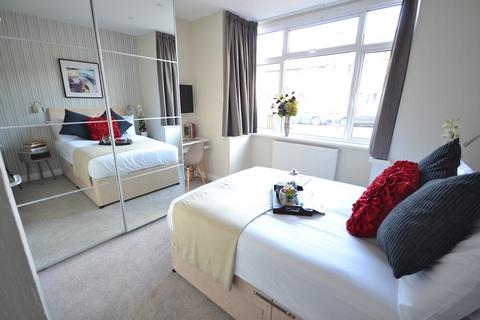 undefined, En Suite Room 6 241B Beechwood Road, Luton, Bedfordshire, LU4 9RA