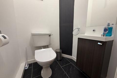4 bedroom flat to rent, Manor Place, Edinburgh EH3