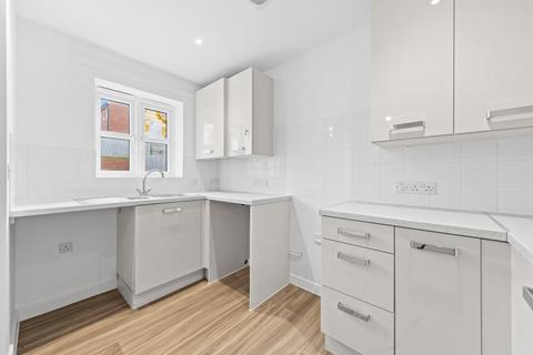 2 bedroom end of terrace house for sale, Greenhouse Close, Buckingham Fields NN4