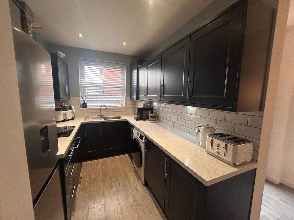 Kitchen b
