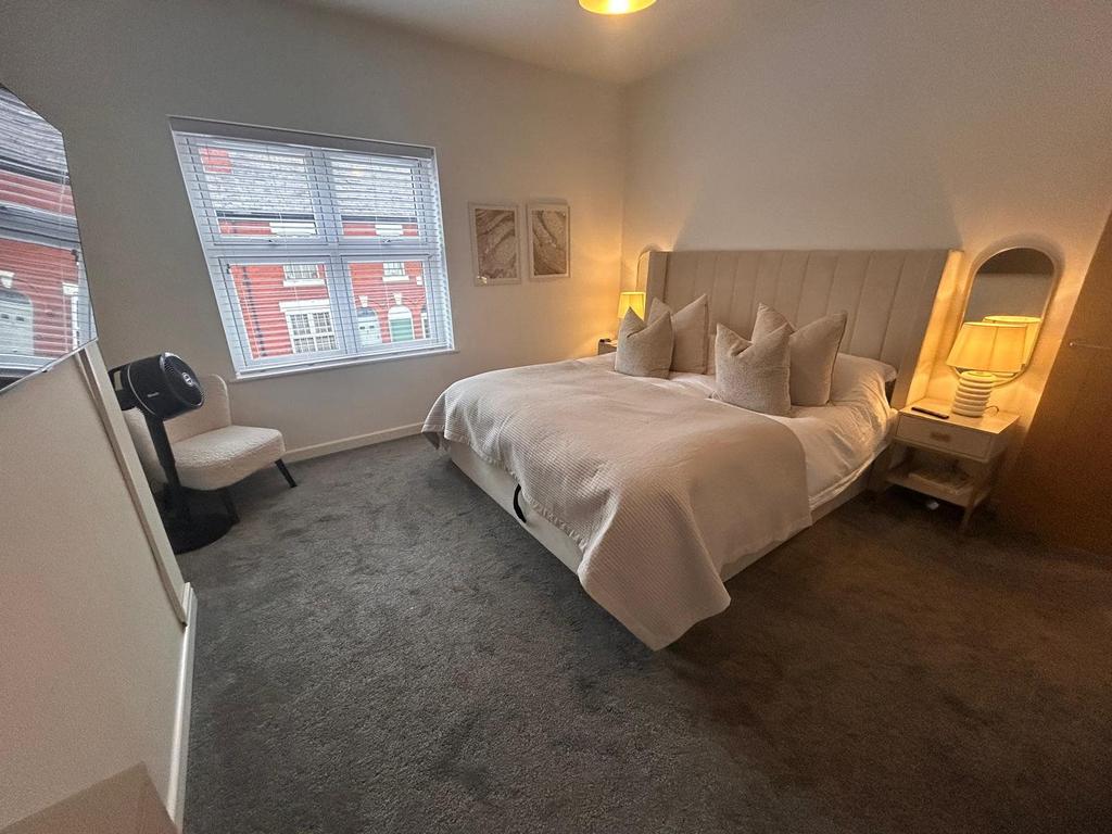 Bedroom 1a