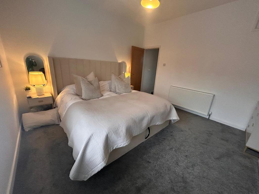 Bedroom 1b