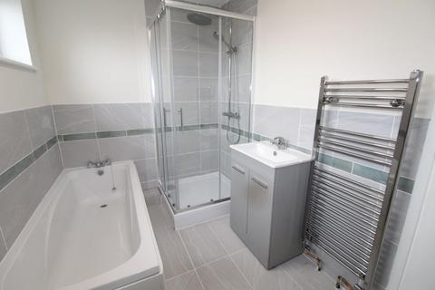 3 bedroom detached house to rent, Badgers Walk, Burgess Hill, RH15