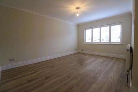 3 bedroom detached house to rent, Badgers Walk, Burgess Hill, RH15