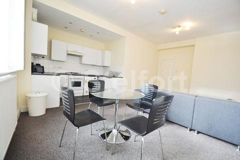 2 bedroom apartment to rent, Camden Road, London, N7
