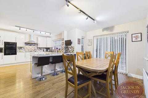 5 bedroom detached house for sale, Perch Close, Daventry, NN11 8YY