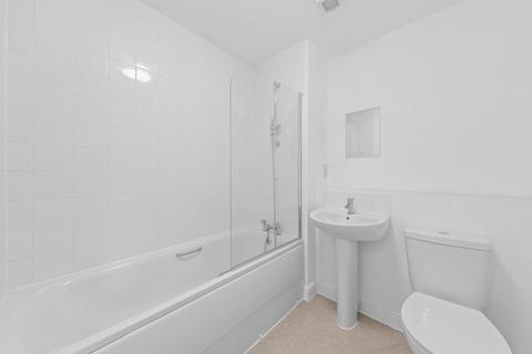 undefined, Greenhouse Close, Buckingham Fields NN4