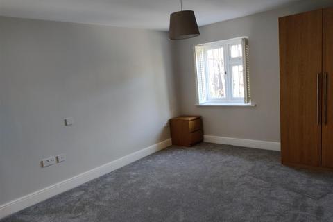 2 bedroom flat to rent, Cedar Road, SM2