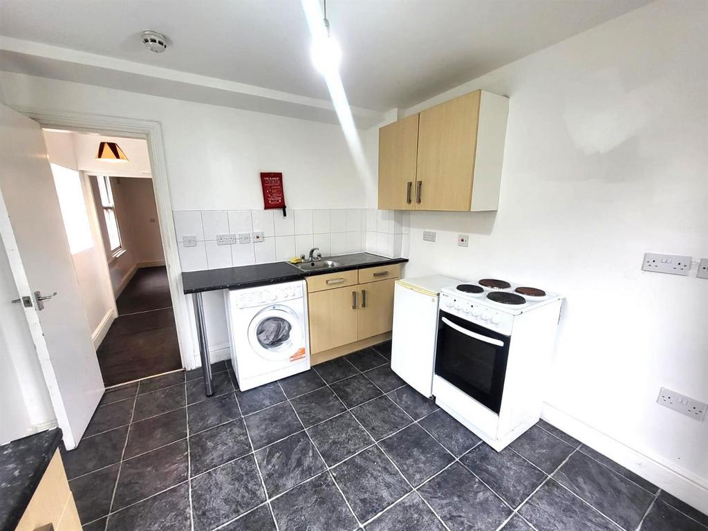 Kitchen Pic 2
