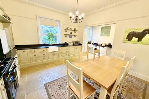 5 bedroom terraced house for sale, Elmfield Terrace, Halifax