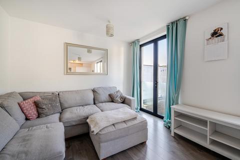 1 bedroom flat for sale, Saxon Court, Godstone Road, Whyteleafe, CR3