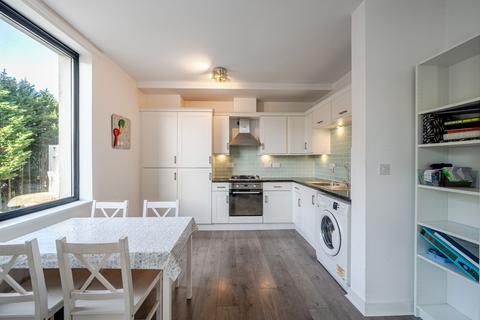 1 bedroom flat for sale, Saxon Court, Godstone Road, Whyteleafe, CR3