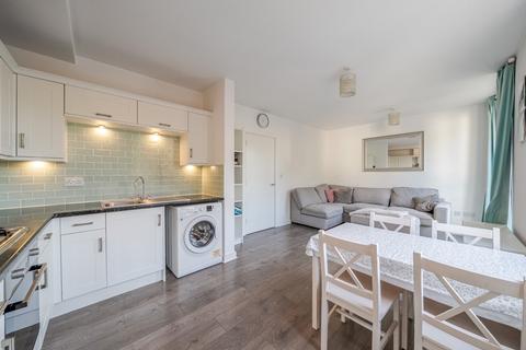 1 bedroom flat for sale, Saxon Court, Godstone Road, Whyteleafe, CR3