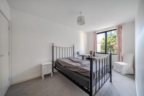 1 bedroom flat for sale, Saxon Court, Godstone Road, Whyteleafe, CR3