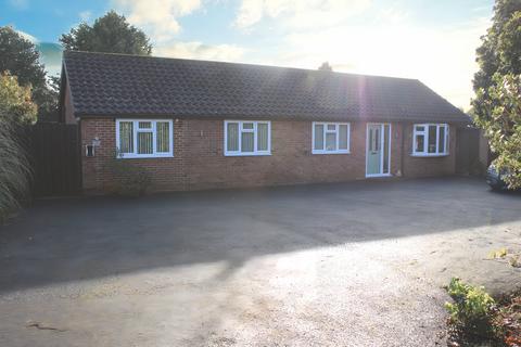 3 bedroom bungalow for sale, Main Street, Worlaby, DN20
