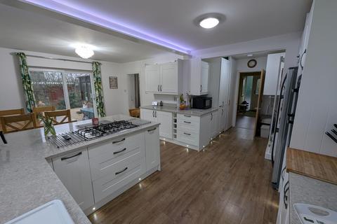 3 bedroom bungalow for sale, Main Street, Worlaby, DN20