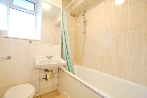 1 bedroom flat to rent, York Road, Battersea, London