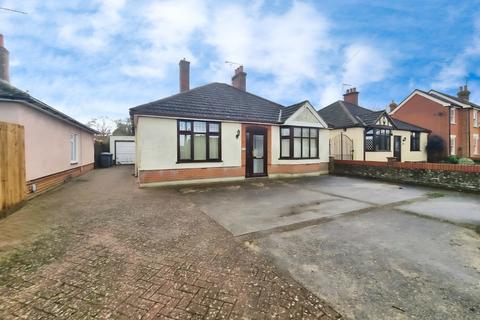 3 bedroom bungalow for sale, Foxhall Road, Ipswich, IP4