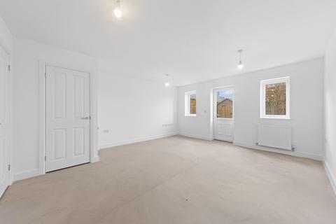 undefined, Greenhouse Close, Buckingham Fields NN4