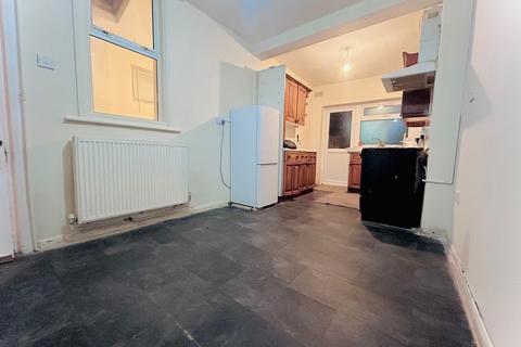 undefined, Standard Road, Hounslow TW4