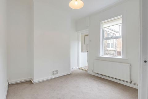 2 bedroom terraced house to rent, Cambridge Street, St. Neots PE19