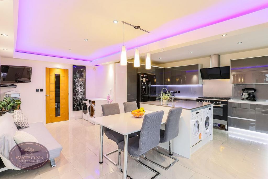 House in Broxtowe, Nuthall - View 4