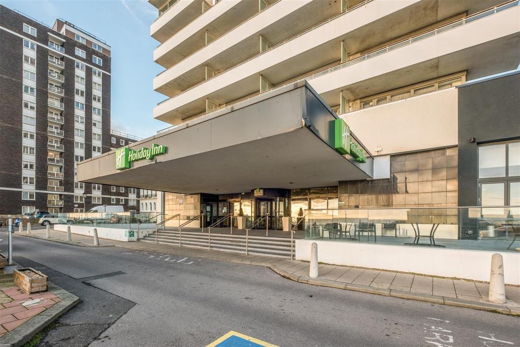 14d Holiday Inn-28.jpg