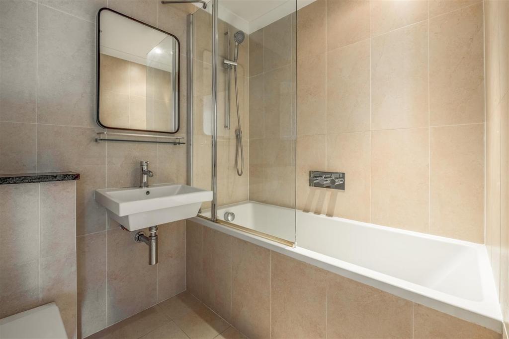 14d Holiday Inn-13.jpg