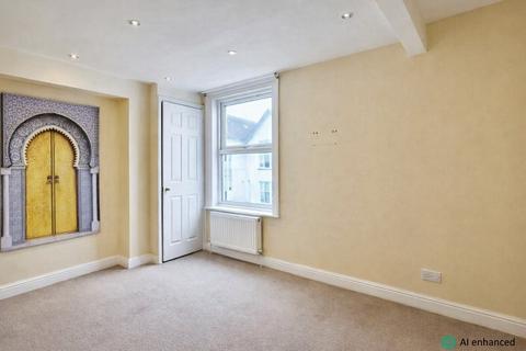 2 bedroom flat to rent, The Triangle, Bournemouth