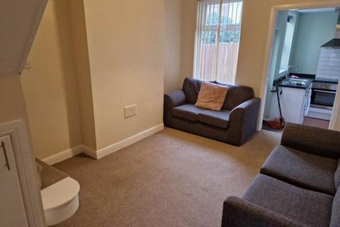 2 bedroom house to rent, Langley Street, Derby,