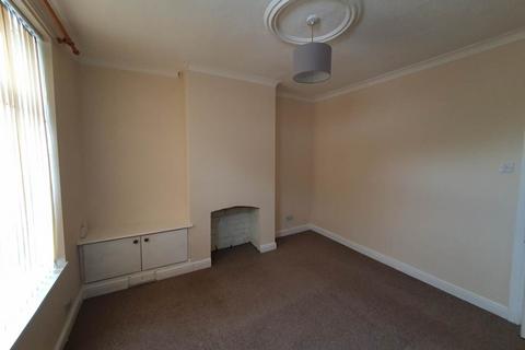 2 bedroom house to rent, Langley Street, Derby,