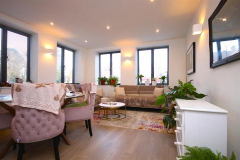 undefined, BAY TREE AVENUE, LEATHERHEAD KT22