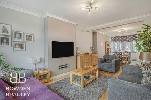 3 bedroom terraced house for sale, Bute Road, Barkingside, IG6