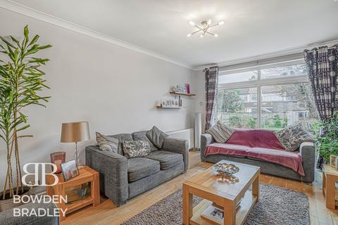 3 bedroom terraced house for sale, Bute Road, Barkingside, IG6
